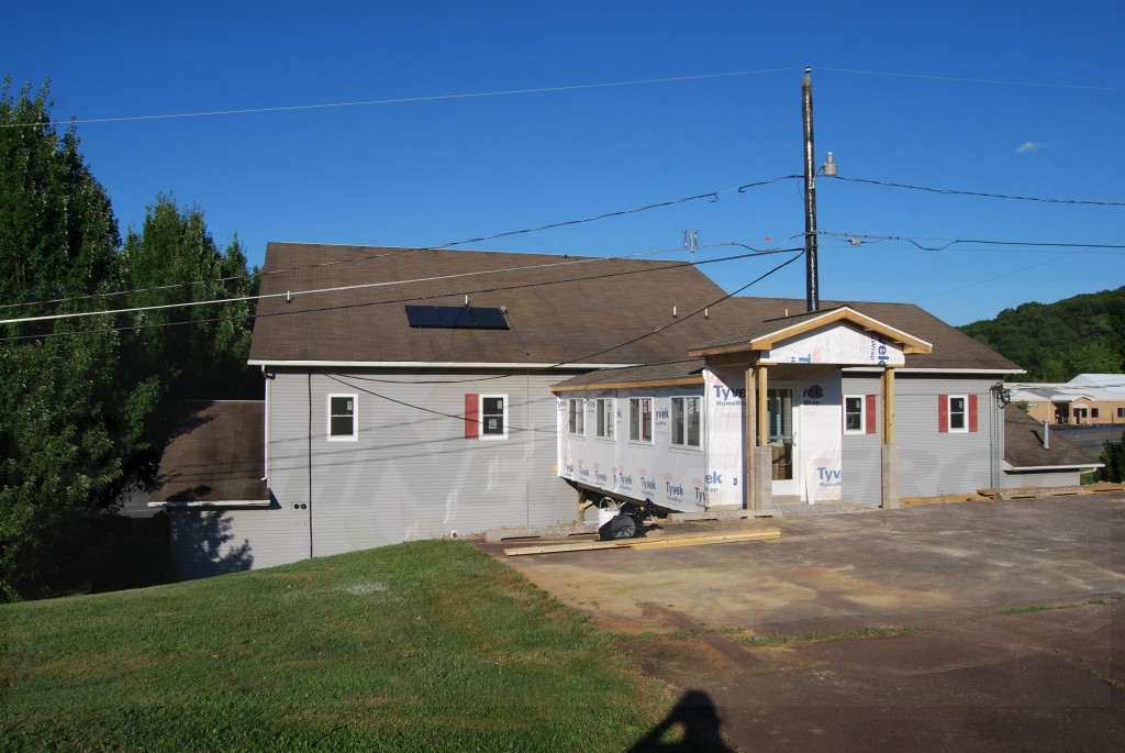 3 Ashphalt Shingle Mounted Solar PV Panels